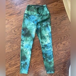 Carbon38 fun pattern leggings size small